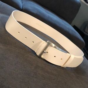 WHITE KENNETH COLE BUCKLE BELT